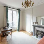 Superb Bright Apt In The Heart Of The Marais