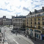 Superb Bright Apt In The Heart Of The Marais