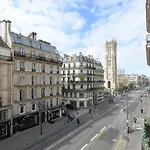 Superb Bright Apt In The Heart Of The Marais