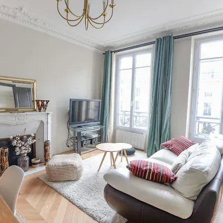 Superb Bright Apt In The Heart Of The Marais * Parigi